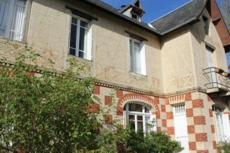 Maison de Maître, secteur CORMEILLES