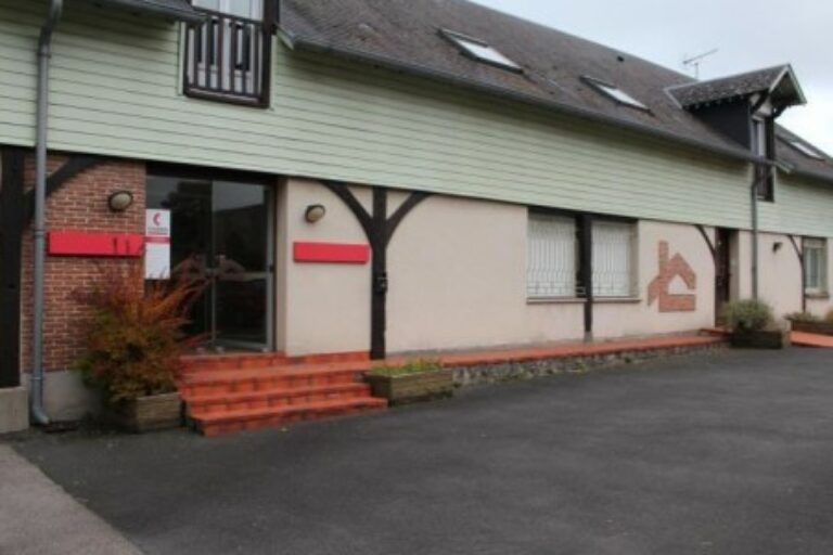 IMMEUBLE DE RAPPORT, secteur BERNAY