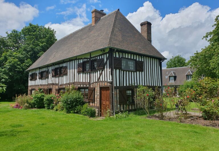 Charmant Manoir du XVIIe siècle avec Maison d’Amis et Parc Arboré